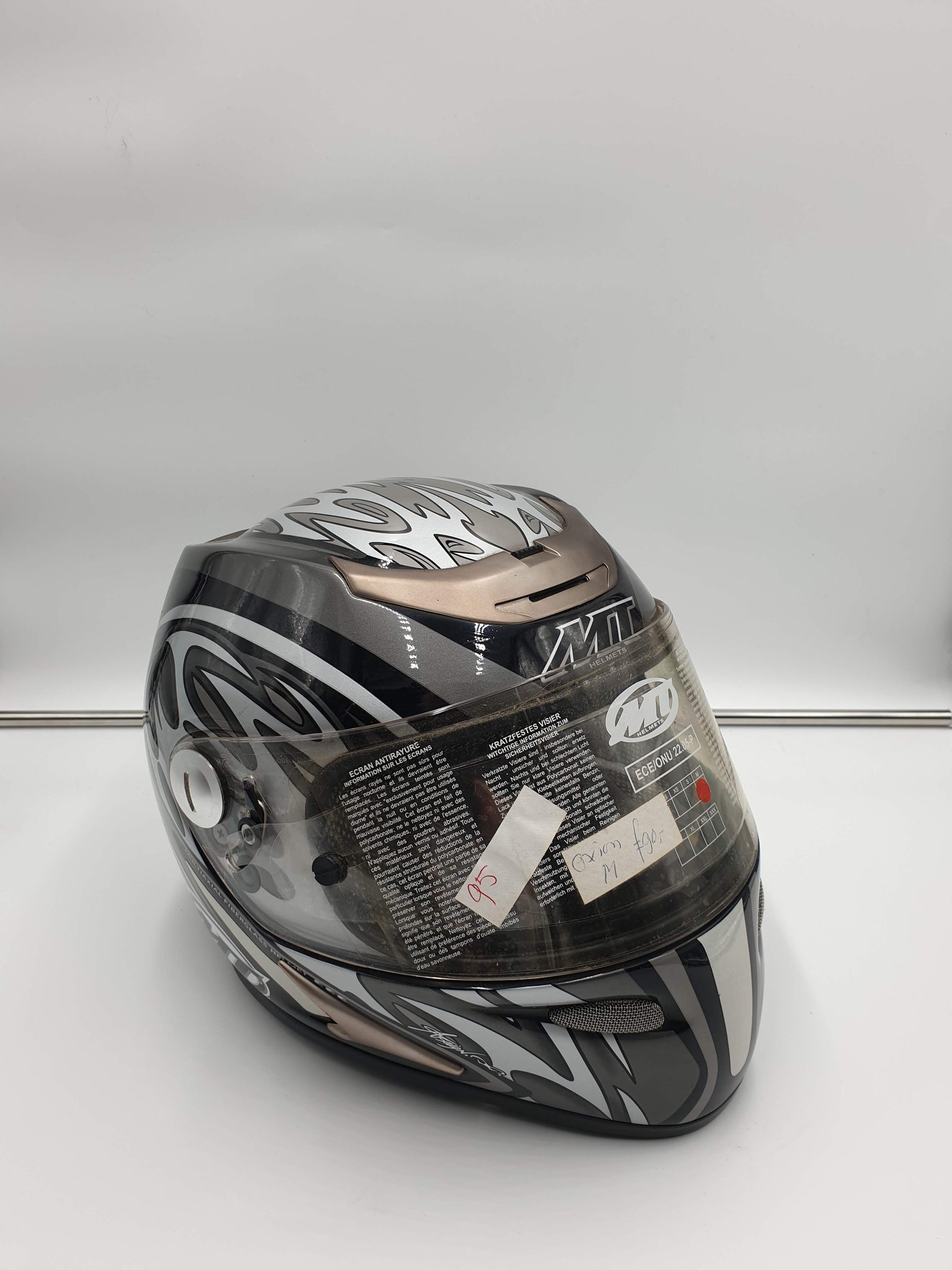 MT Axion integraalhelm grijs/wit/zwart - Helmendiscounter.nl